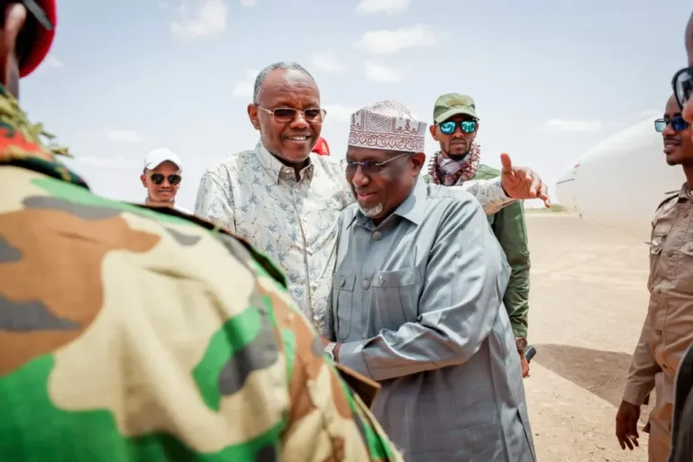 Gudoomiye BFS sh. Aadan Madoobe ayaa gaaray magaalada Xudur kgs