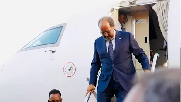 Saraakiil musuq looga joojiyay shaqada Madaxtooyada Soomaaliya,