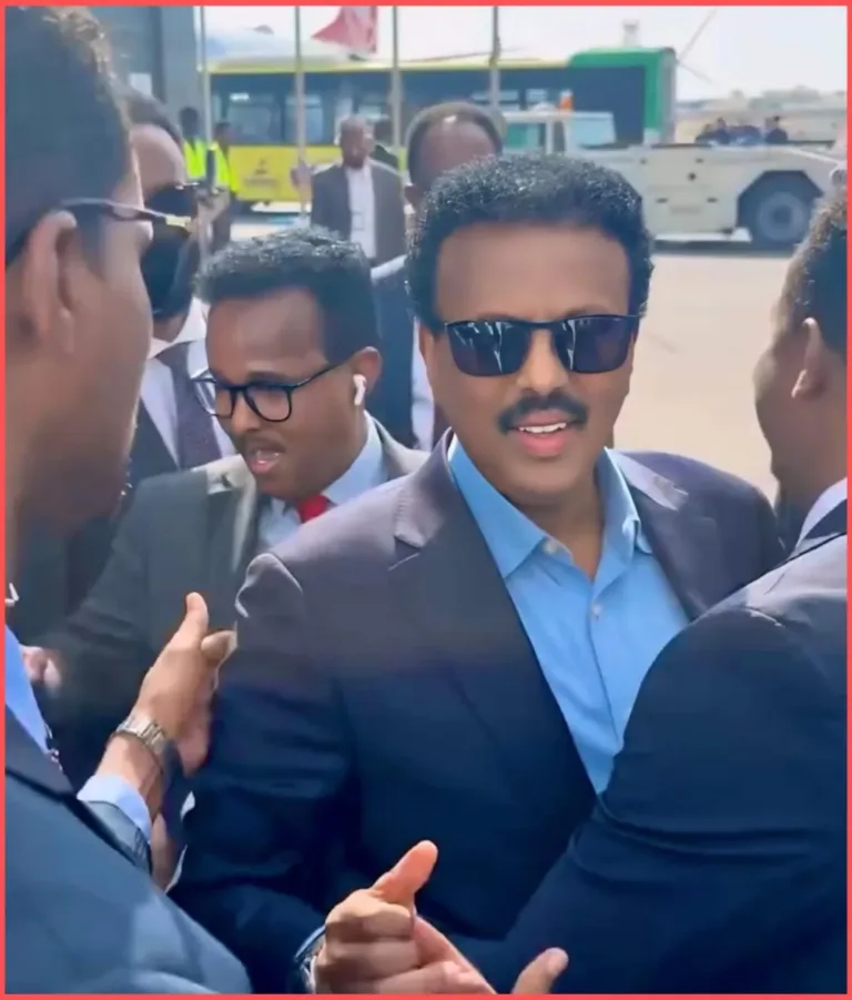 Mw FARMAAJO AYAA SAAKA LAGU SOO DHOWEEYAY MUQDISHO