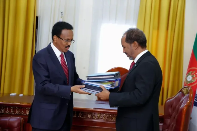 DEG DEG – Mw FARMAAJO OO LOOGA YEERAY VILLA SOOMAALIYA JIMCAHA,