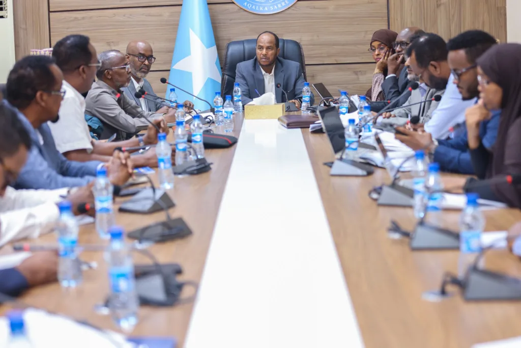 Somalia Parliament Upper House Committee Holds Public Hearing on National Money Payment Draft Bill